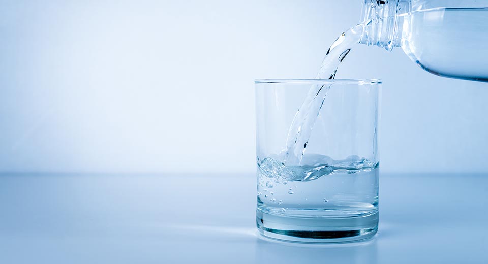 To prepare for a prolonged fast, drink tons of water