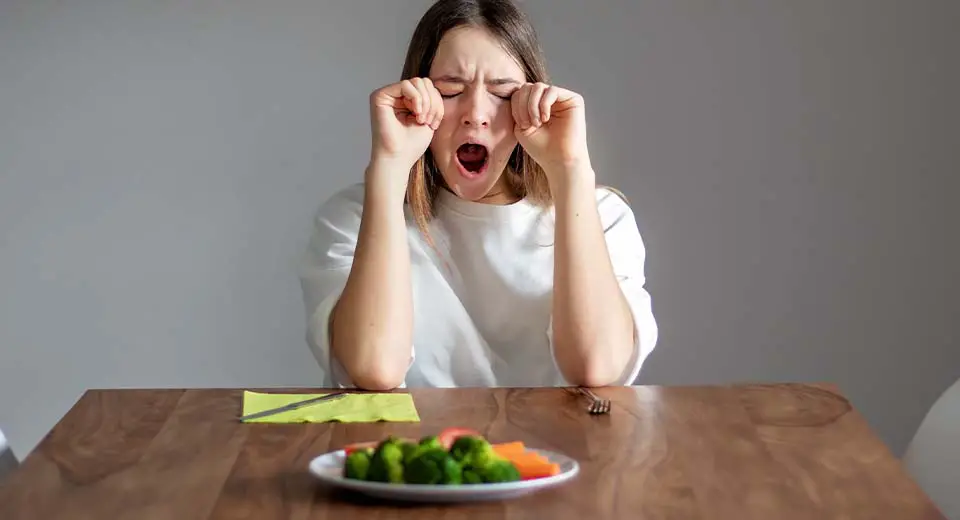 Calorie restriction causes fatigue and nutrients deficiency